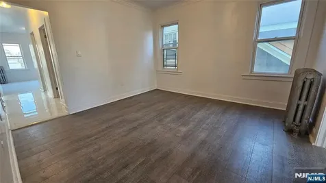 93 21st Street Irvington NJ 07111