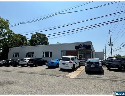 41 Woodbine Street Bergenfield NJ 07621