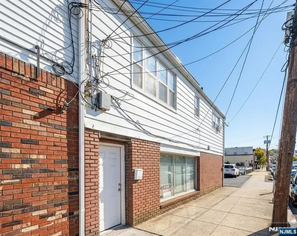 85 Berkshire Avenue Paterson NJ 07502