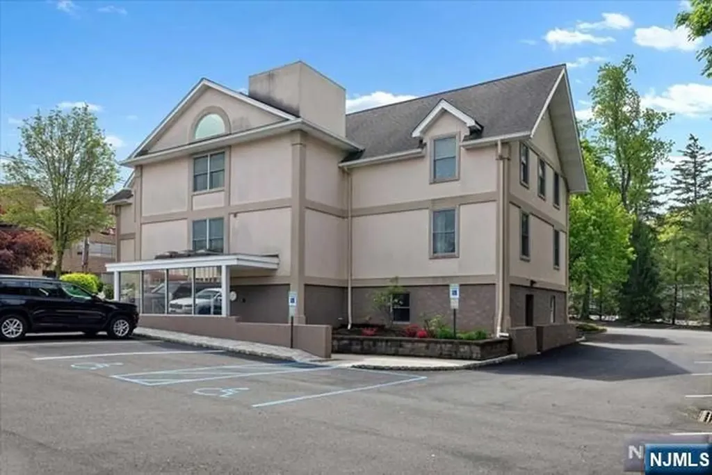 27 S Franklin Turnpike Ramsey NJ 07446