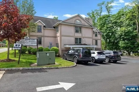 27 S Franklin Turnpike Ramsey NJ 07446