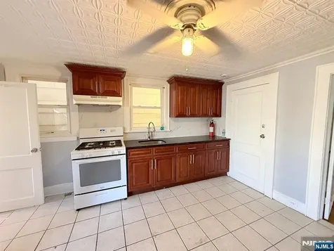 122 Cross Street Harrison NJ 07029