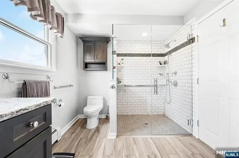 50 Hilltop Terrace Bloomingdale NJ 07403