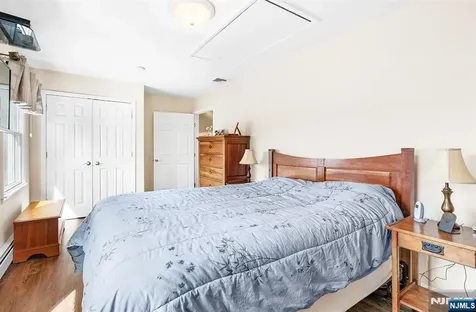 50 Hilltop Terrace Bloomingdale NJ 07403