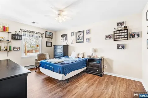 50 Hilltop Terrace Bloomingdale NJ 07403
