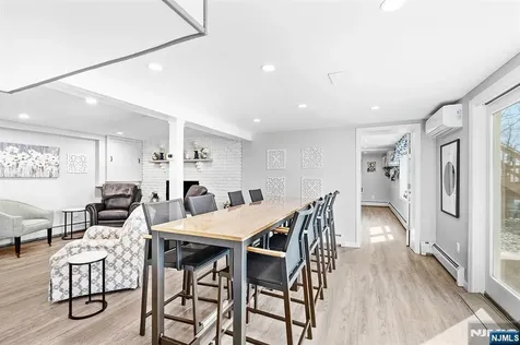 50 Hilltop Terrace Bloomingdale NJ 07403