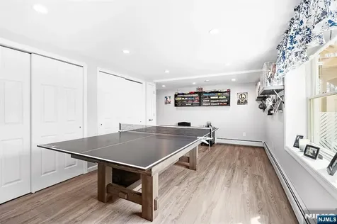 50 Hilltop Terrace Bloomingdale NJ 07403