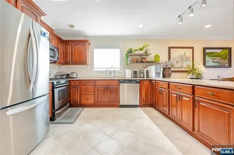 46A Homestead Palisades Park NJ 07650