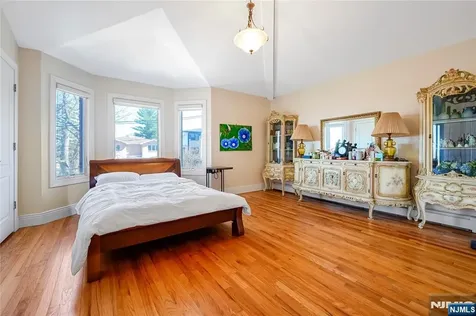 46A Homestead Palisades Park NJ 07650