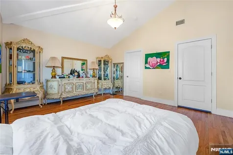 46A Homestead Palisades Park NJ 07650