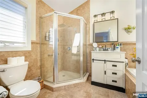 46A Homestead Palisades Park NJ 07650