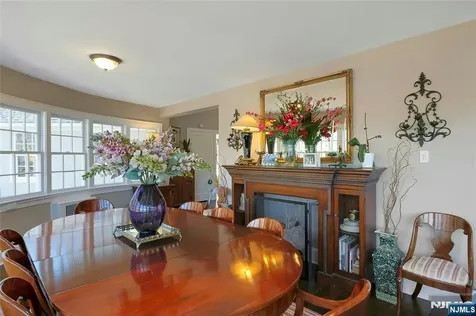 28 Turners Lake Drive Mahwah NJ 07430