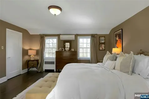 28 Turners Lake Drive Mahwah NJ 07430