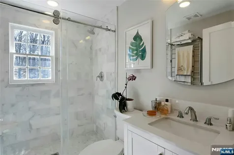 28 Turners Lake Drive Mahwah NJ 07430