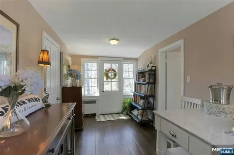 28 Turners Lake Drive Mahwah NJ 07430