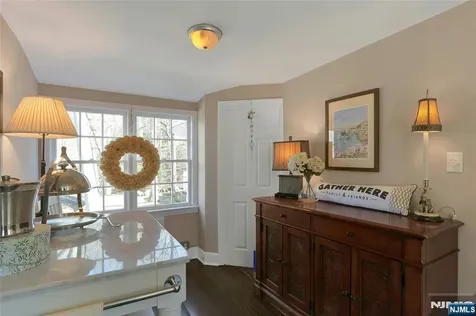 28 Turners Lake Drive Mahwah NJ 07430