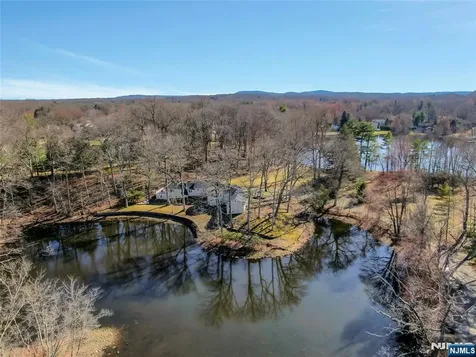 28 Turners Lake Drive Mahwah NJ 07430
