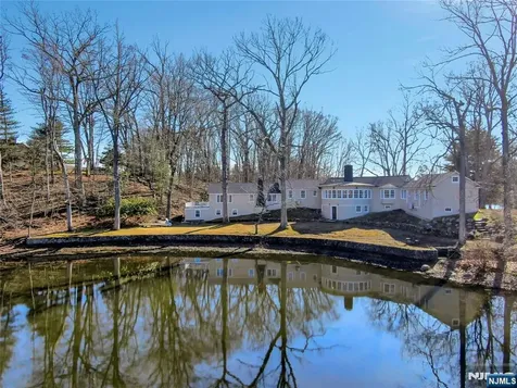 28 Turners Lake Drive Mahwah NJ 07430