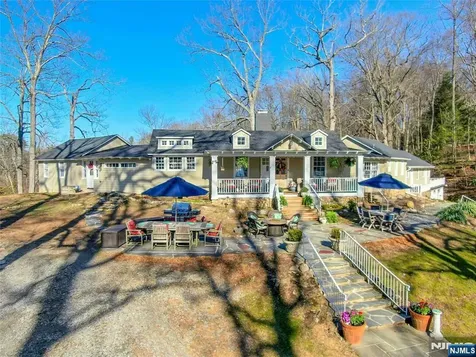 28 Turners Lake Drive Mahwah NJ 07430