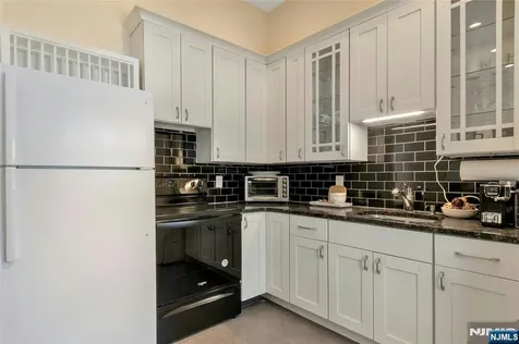 28 Turners Lake Drive Mahwah NJ 07430
