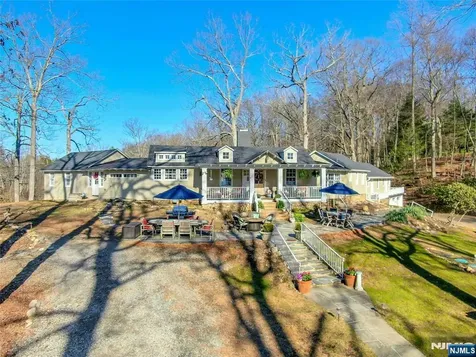 28 Turners Lake Drive Mahwah NJ 07430