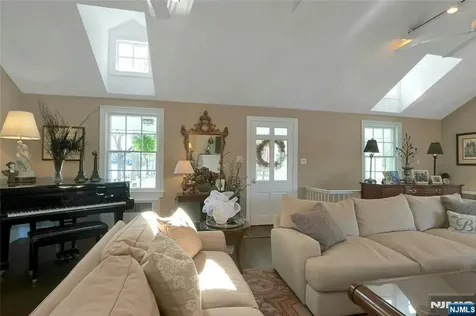 28 Turners Lake Drive Mahwah NJ 07430