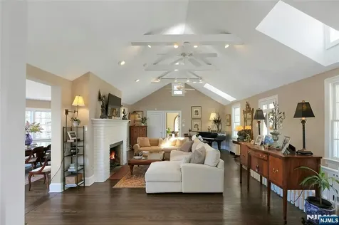 28 Turners Lake Drive Mahwah NJ 07430