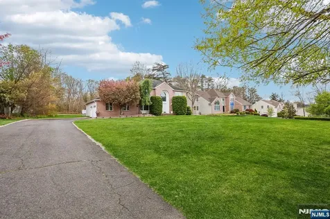 29 Overlook Drive Jackson NJ 08527