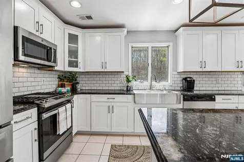 29 Overlook Drive Jackson NJ 08527