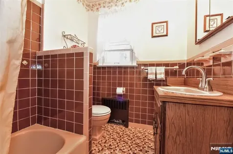 420 Park Avenue Midland Park NJ 07432