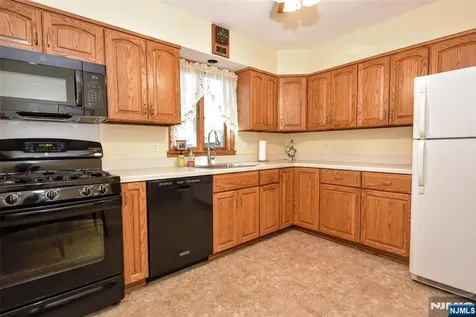 420 Park Avenue Midland Park NJ 07432