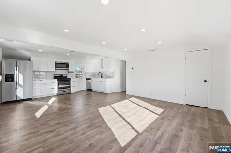 73 Macarthur Avenue Lodi NJ 07644