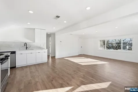 73 Macarthur Avenue Lodi NJ 07644
