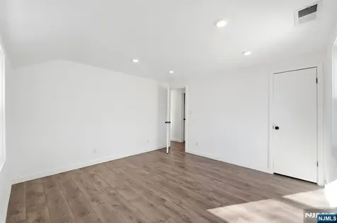 73 Macarthur Avenue Lodi NJ 07644