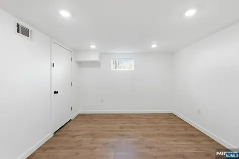 73 Macarthur Avenue Lodi NJ 07644