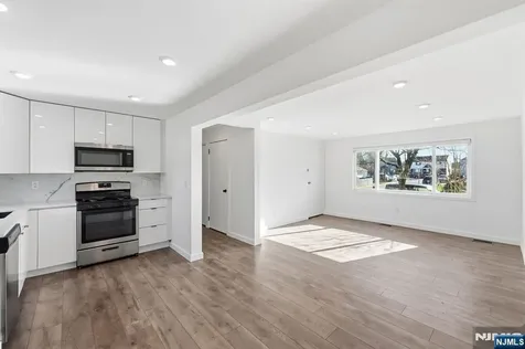 73 Macarthur Avenue Lodi NJ 07644