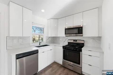 73 Macarthur Avenue Lodi NJ 07644