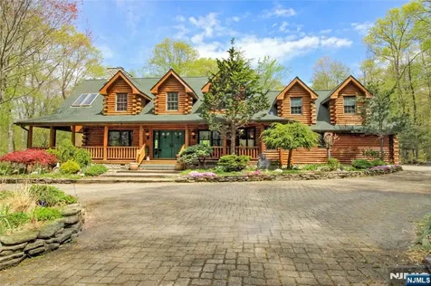 31 Kent Road Newton NJ 07860