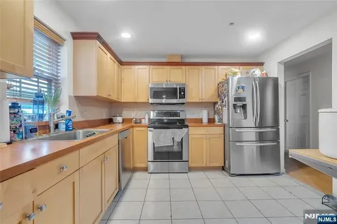 547 Gorge Road Cliffside Park NJ 07010