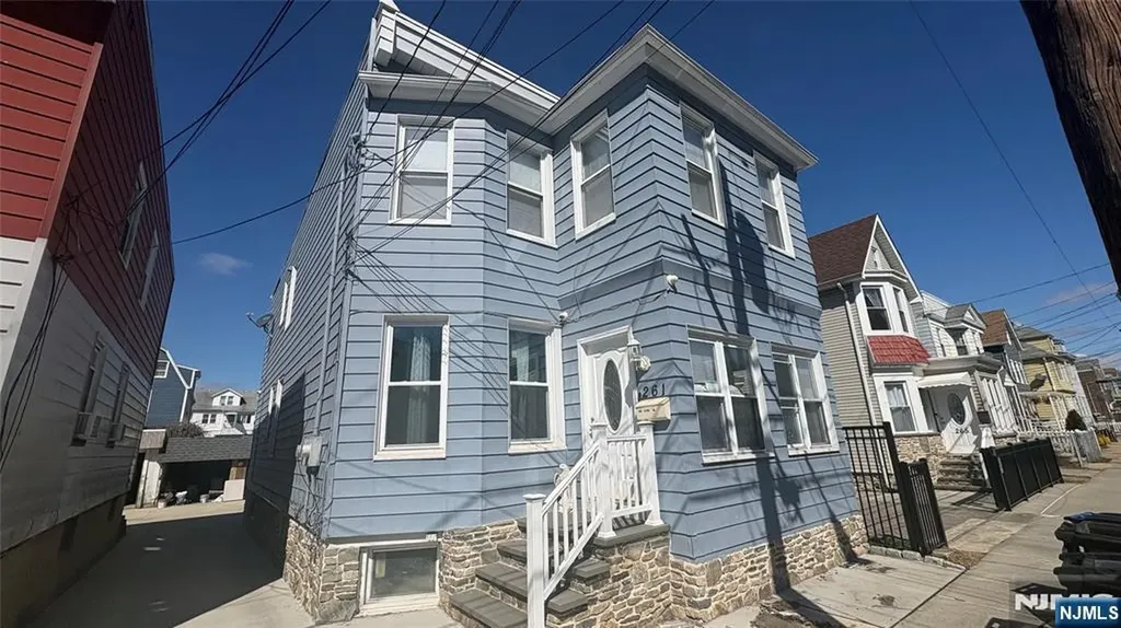 261 Maple Street Kearny NJ 07032
