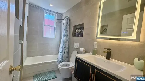 261 Maple Street Kearny NJ 07032