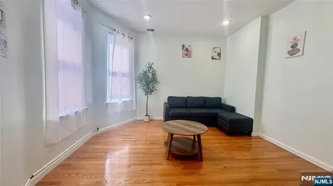 261 Maple Street Kearny NJ 07032