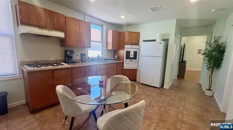261 Maple Street Kearny NJ 07032