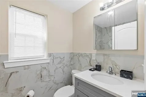 337 13th Avenue Newark NJ 07103