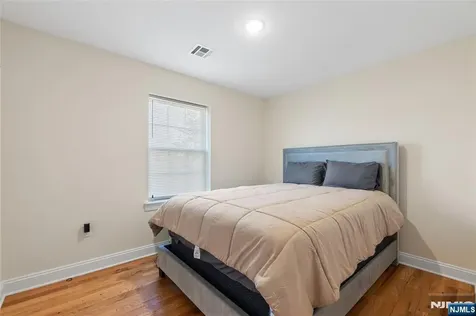 337 13th Avenue Newark NJ 07103