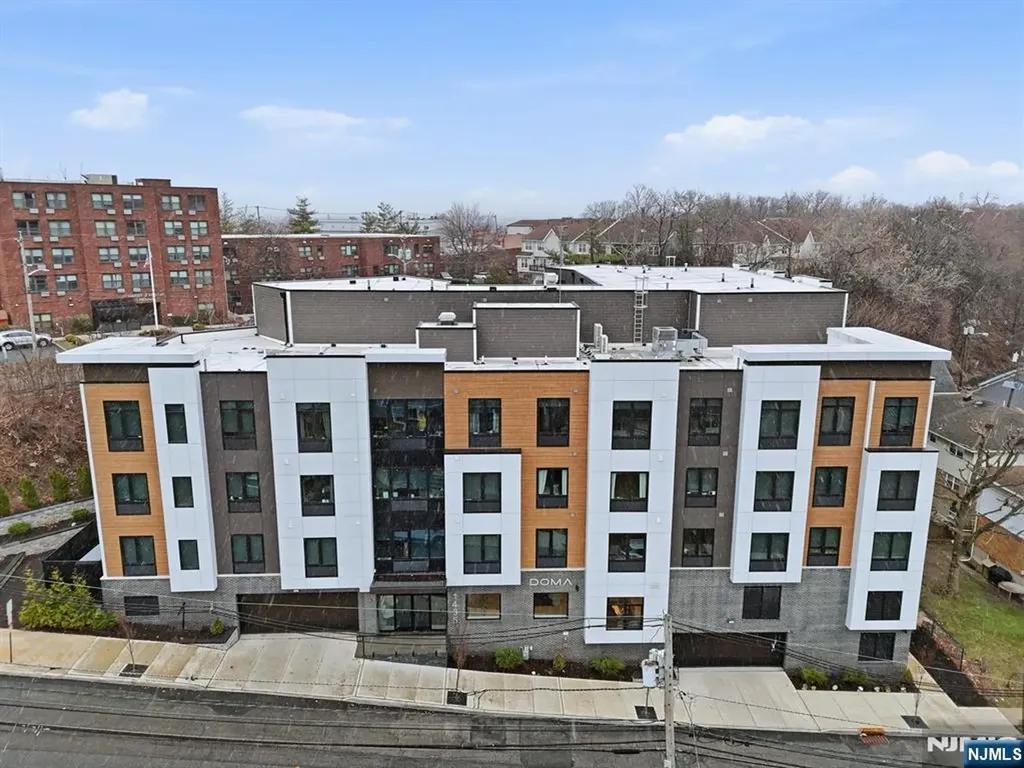 1435 10th Street Fort Lee NJ 07024