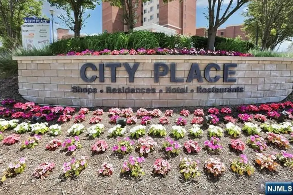 3412 City Place Edgewater NJ 07020