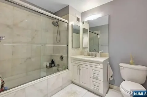 3412 City Place Edgewater NJ 07020