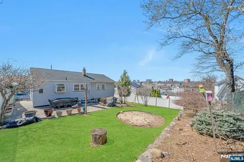 17 Peden Terrace Kearny NJ 07032