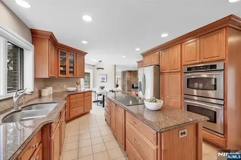 301 Hopper Court Franklin Lakes NJ 07417